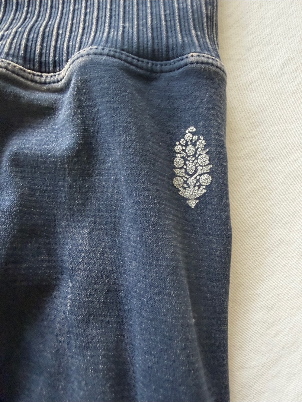 Free People Blue faded look Ribbed-Waist Leggings - Picture 2 of 6